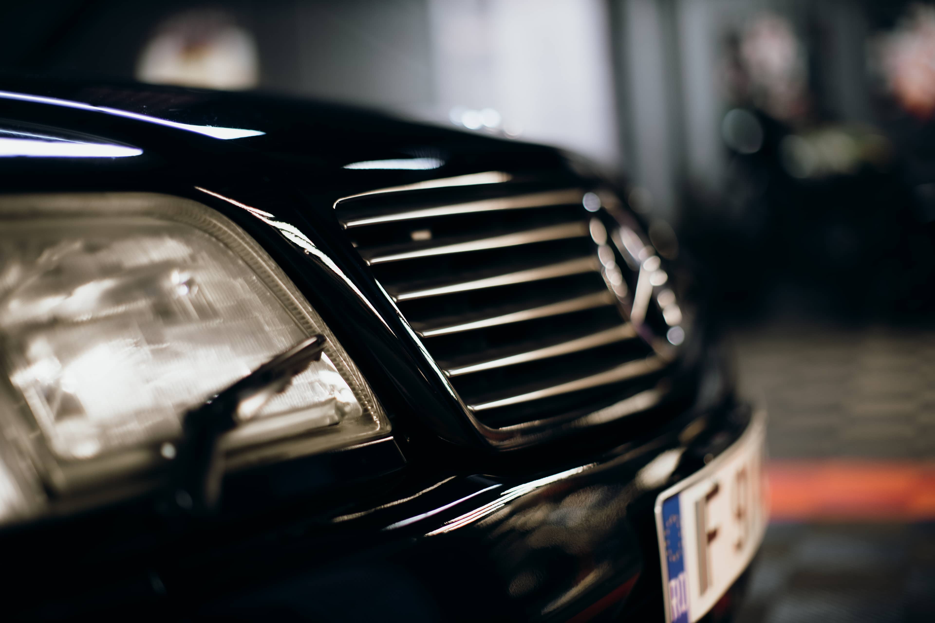 Mercedes 500 SL — detaliu grilă