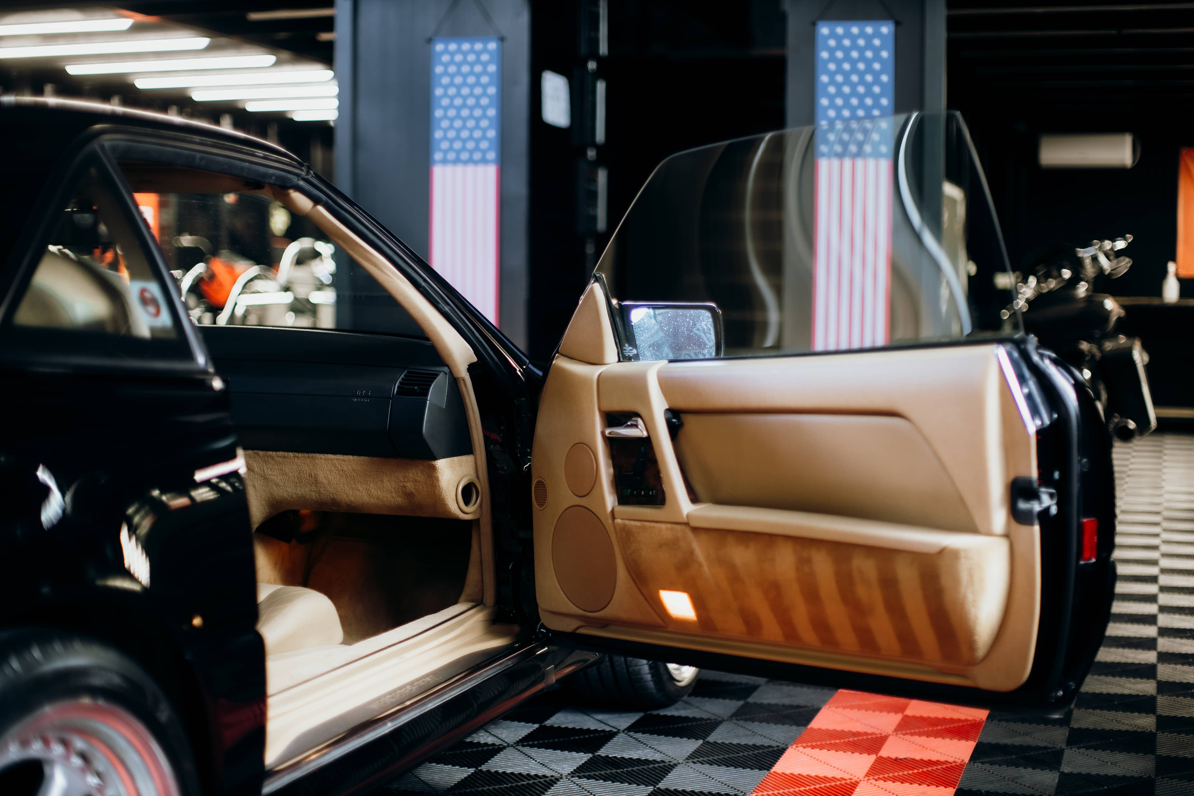 Mercedes 500 SL — interior detaliu tapițerie