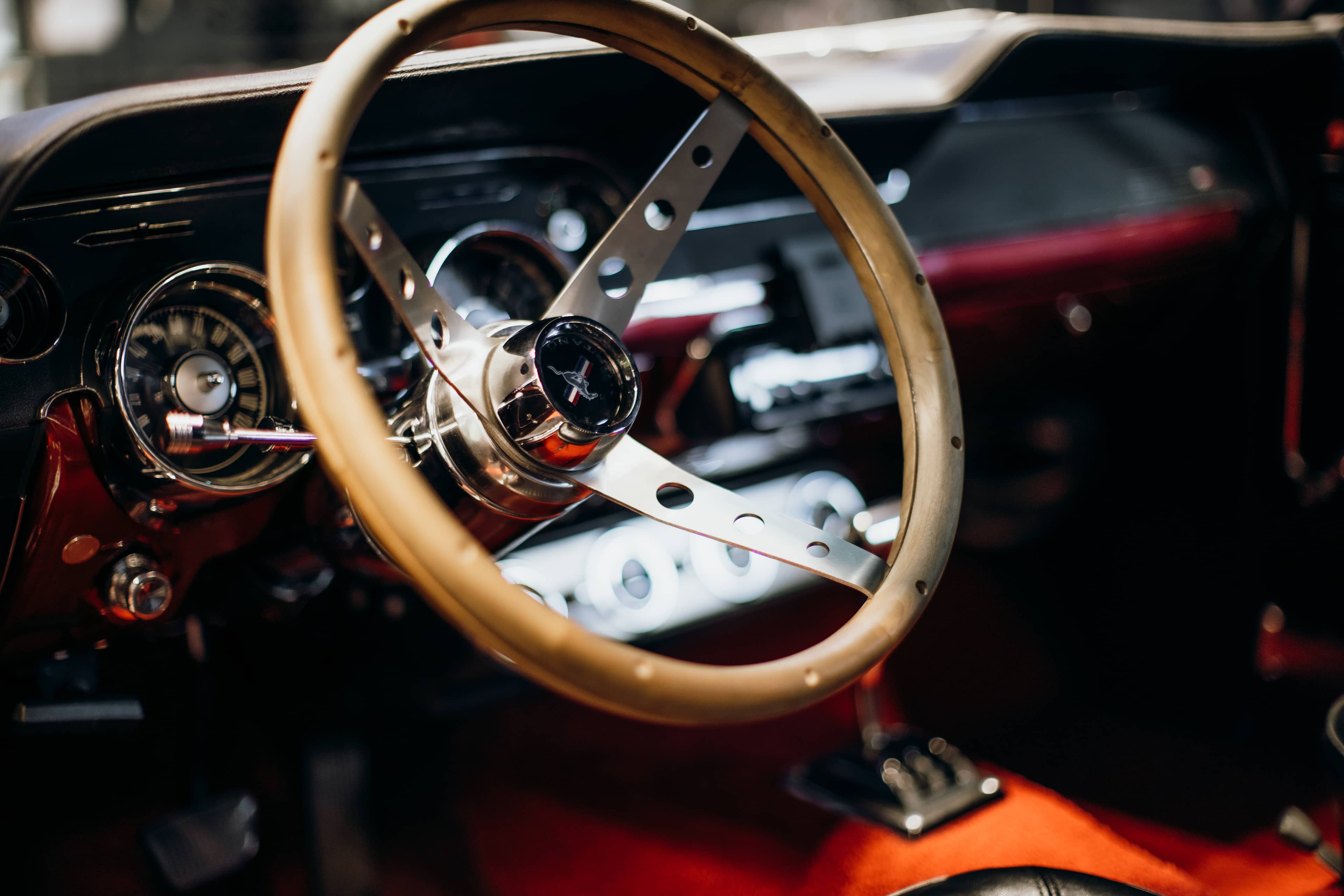 Mustang Hardtop — interior 1