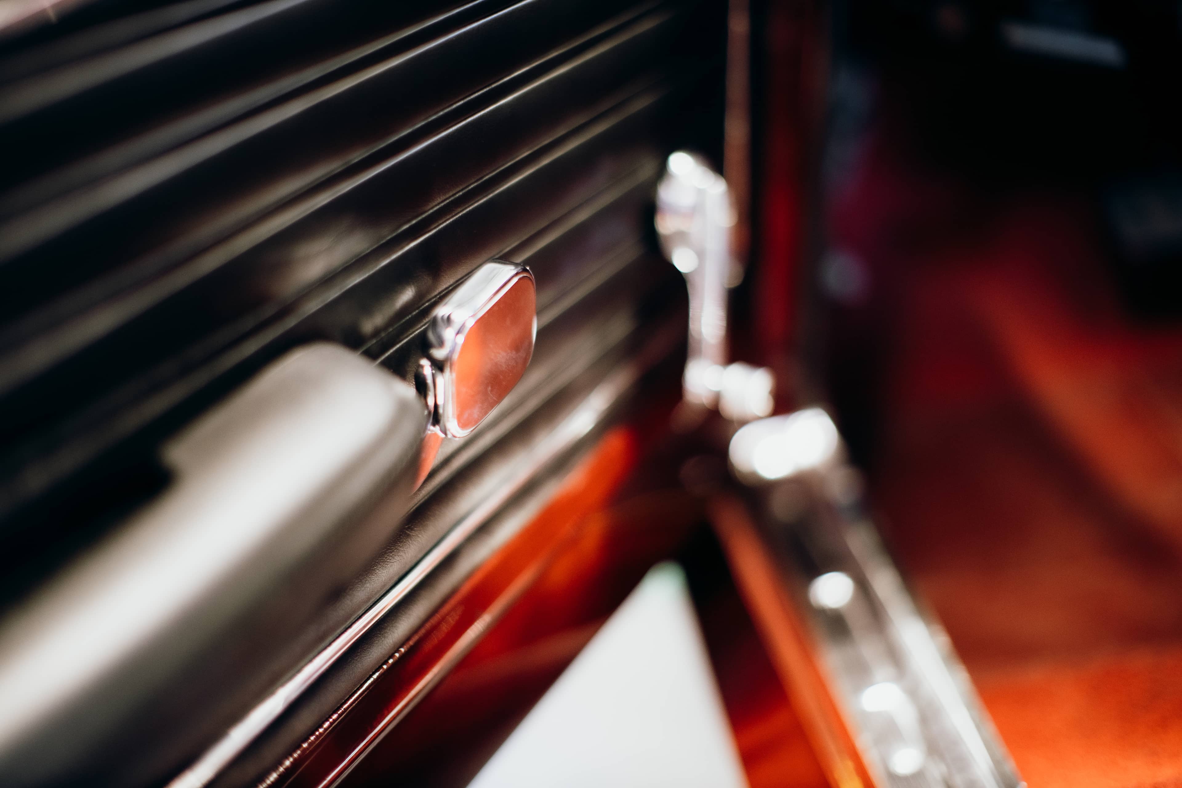 Mustang Hardtop — interior 2