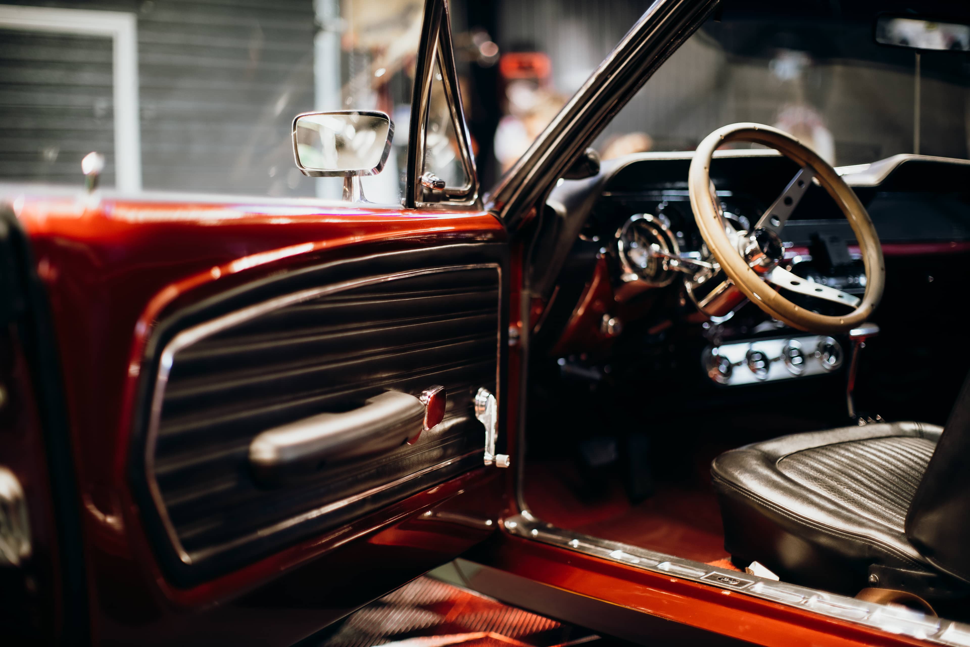 Mustang Hardtop — interior 3
