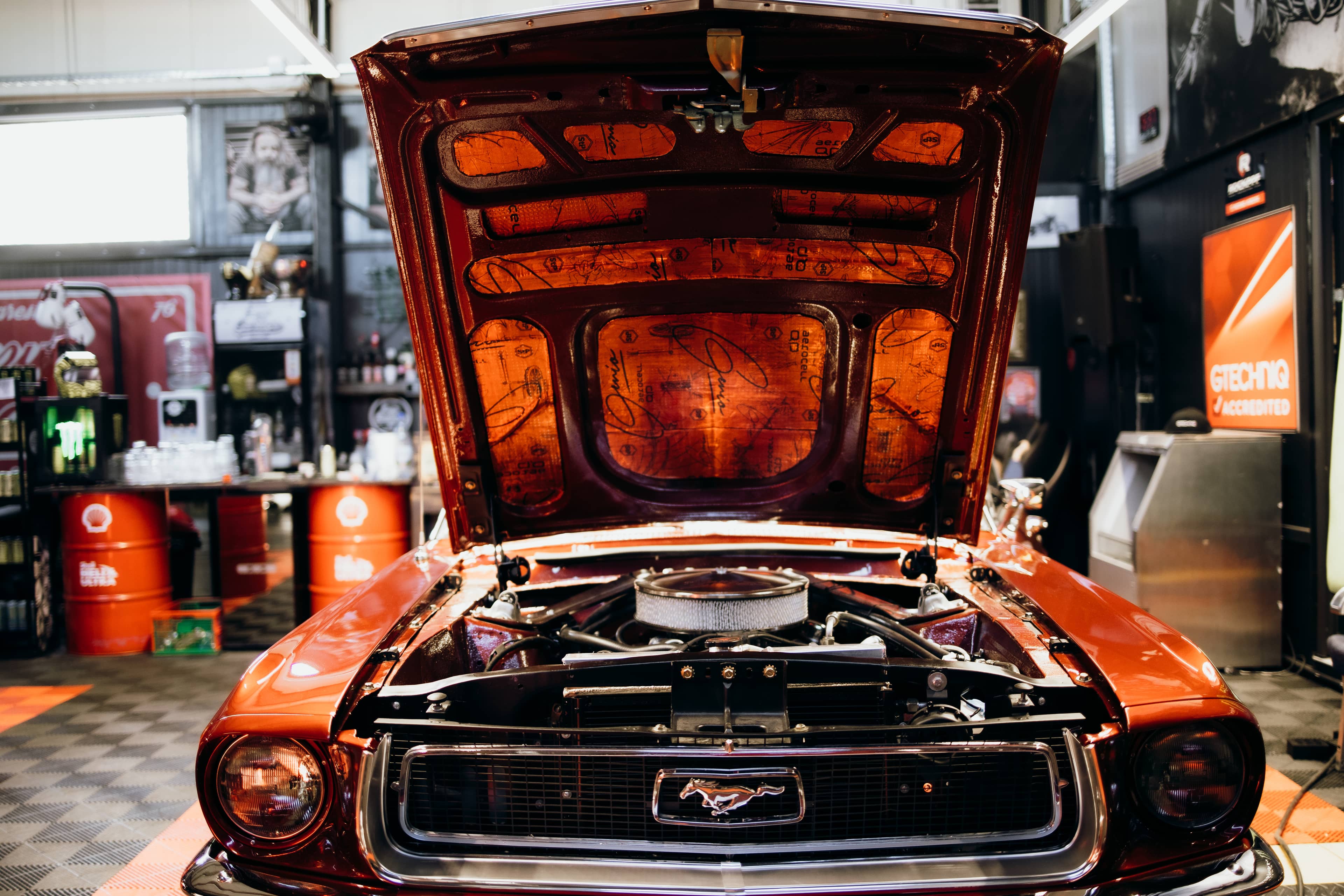 Mustang Hardtop — motor 1